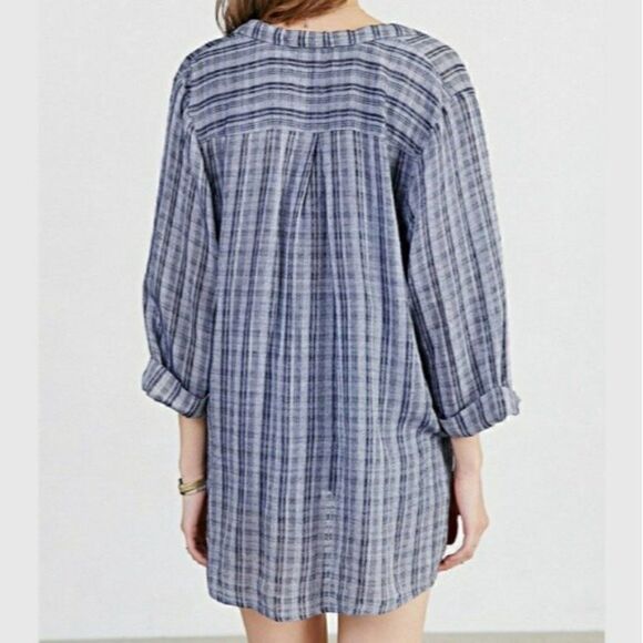 UO Silence + Noise Blue Grey Plaid Surplice Tunic Top Medium - Picture 2 of 10